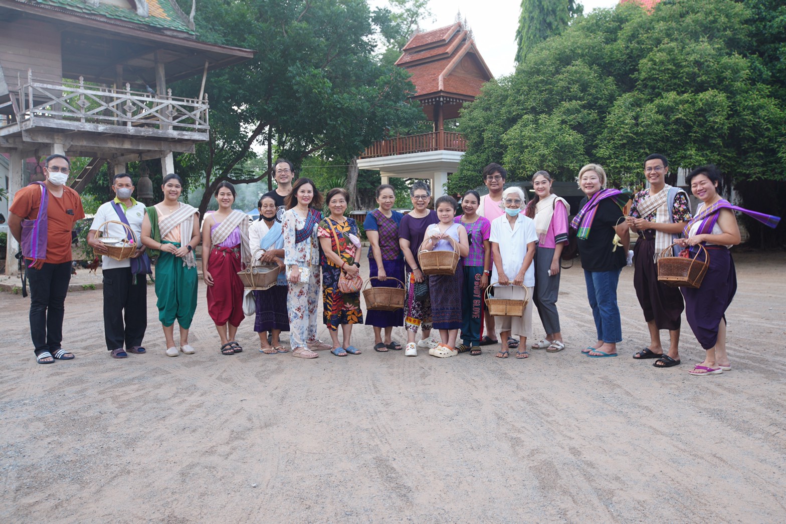 ชุมชนท่องเที่ยวเชิงวัฒนธรรมไทยเบิ้ง บ้านโคกสลุงจับมือภาคราชการ เอกชน และผู้ประกอบการธุรกิจการท่องเที่ยวจัดกิจกรรมทดลองออกแบบแผนการท่องเที่ยวในชุมชนหวังยกระดับและส่งเสริมการท่องเที่ยววิถีชุมชนอย่างยั่งยืน 