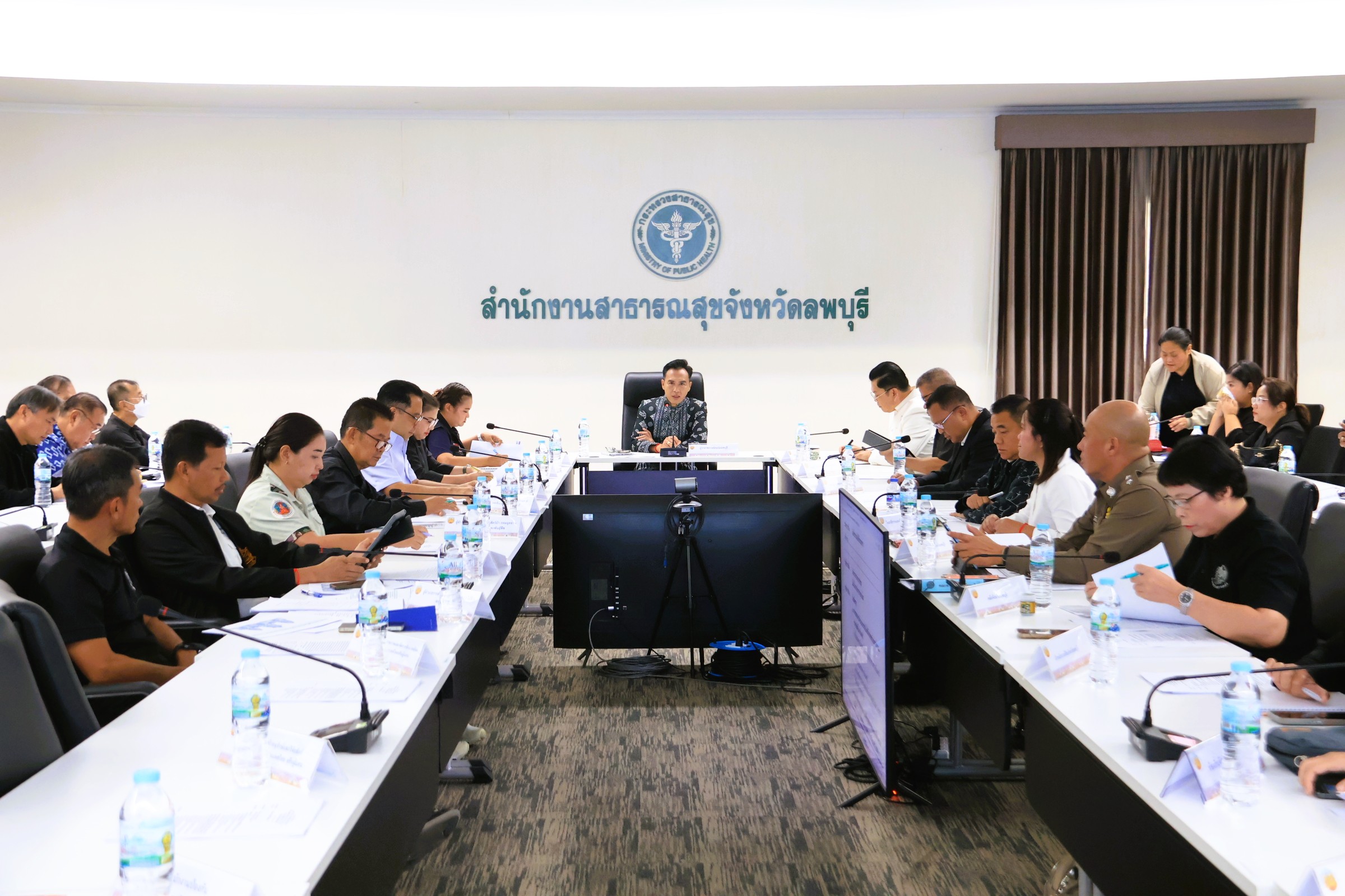 จังหวัดลพบุรีเดินหน้าขับเคลื่อนจัดตั้ง &ldquo;มูลนิธิบริหารจัดการลิงลพบุรี โดยคณะกรรมการอำนวยการแก้ไขปัญหาลิงจังหวัดลพบุรี&rdquo; มุ่งแก้ปัญหาระยะยาว ชู 3 ภารกิจหลัก ดูแลลิง-เยียวยาคน-ฟื้นฟูเมือง