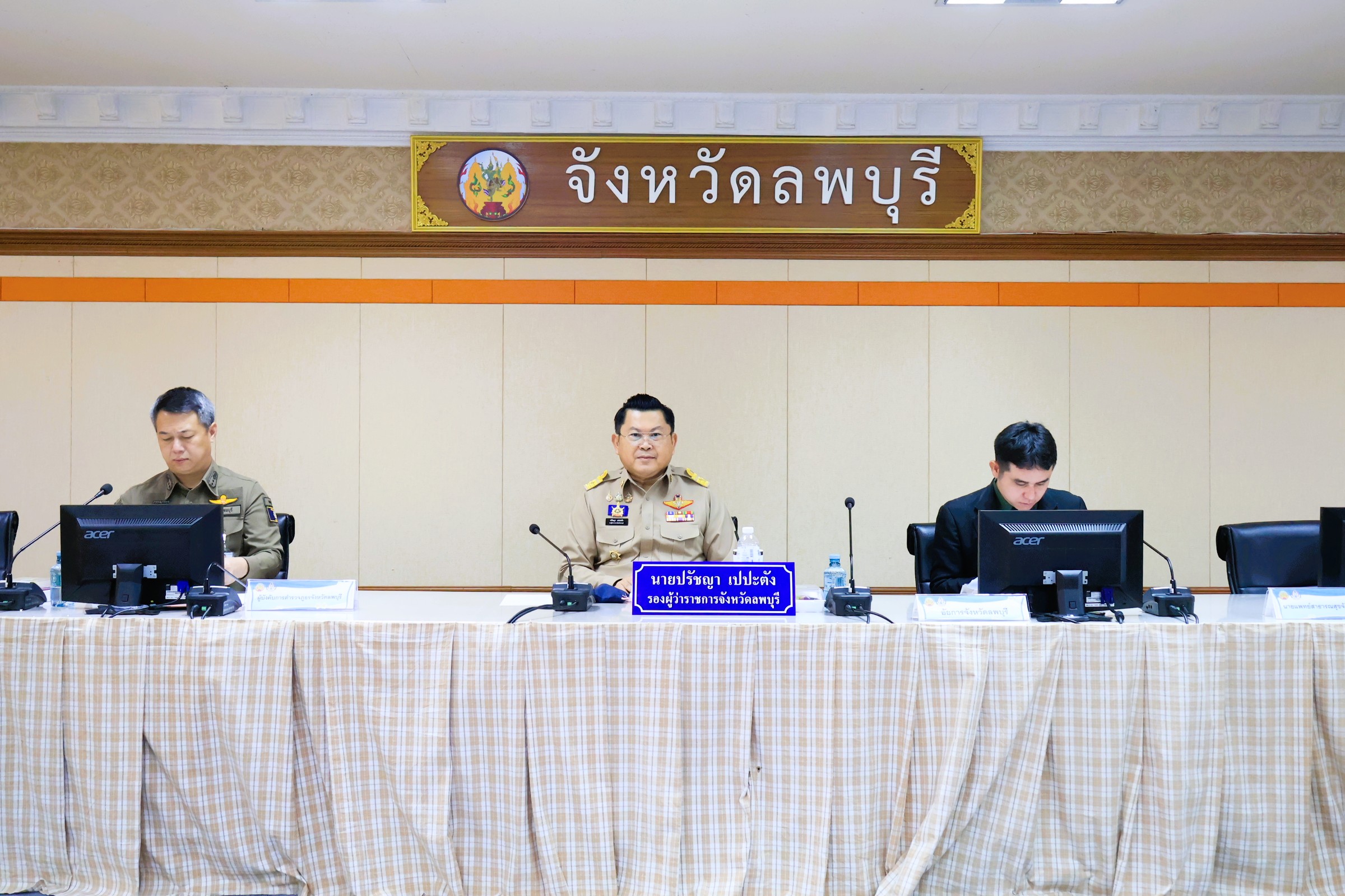 จังหวัดลพบุรีประชุมเดินหน้าแก้ปัญหายาเสพติด จัดประชุมคณะกรรมการ พร้อม Focus Group ถอดบทเรียน "เก้าชัด เก้าชนะ" ณ วัดหนองปล้อง อ.โคกสำโรง