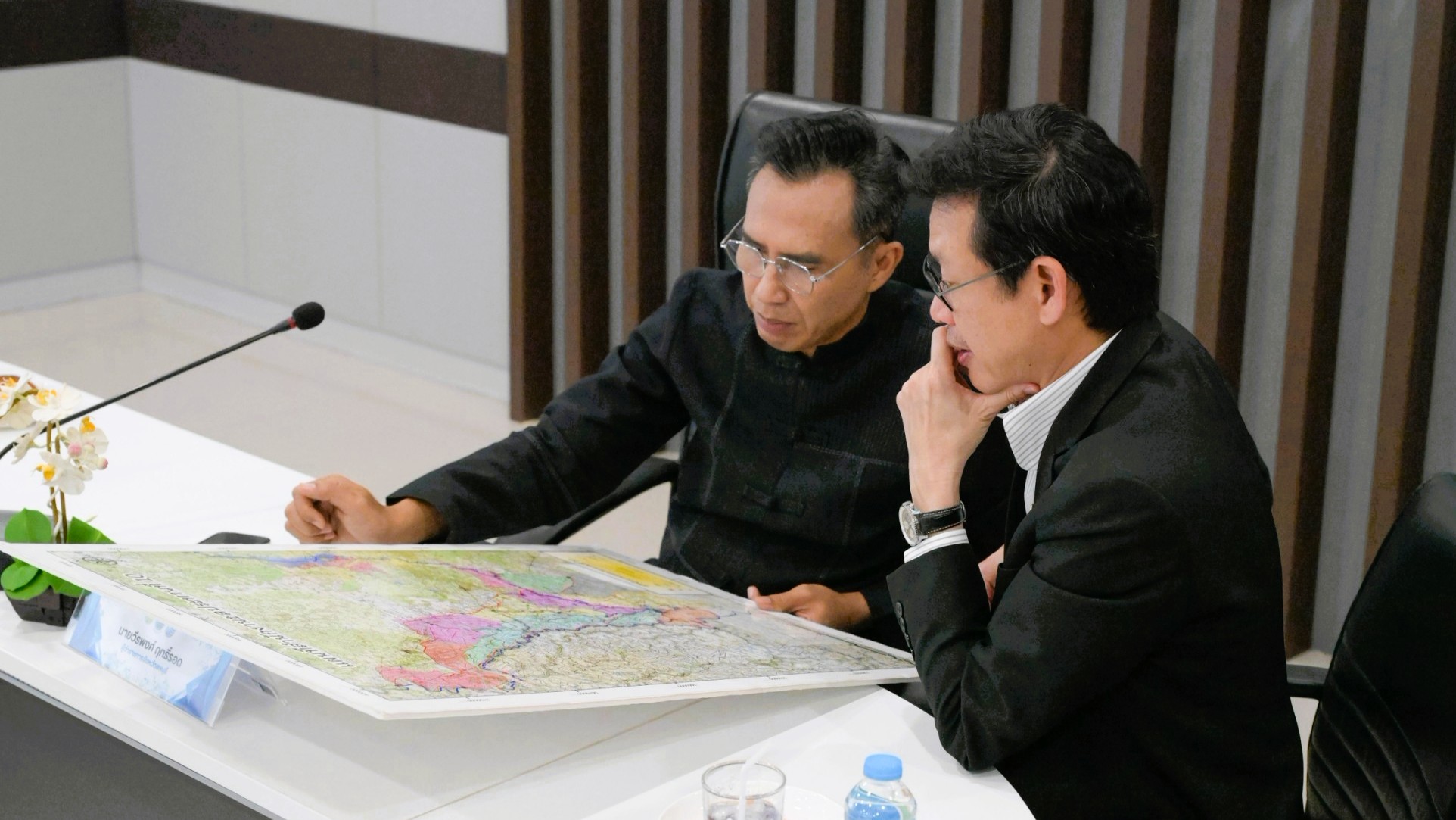 จังหวัดลพบุรี ผนึกกำลัง สชป. 10 บูรณาการทุกหน่วยงานรับมืออุทกภัย ชูแผนบริหารจัดการน้ำในสถานการณ์ปัจจุบัน พร้อมเตรียมรับมือสถานการณ์ในอนาคตด้วยความรวดเร็วและแม่นยำ