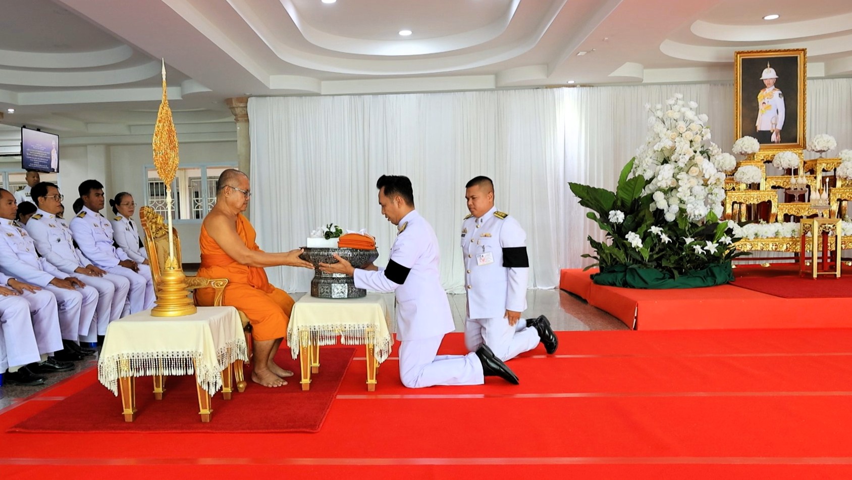จังหวัดลพบุรีประกอบพิธีทำบุญตักบาตรและพิธีบำเพ็ญกุศล ทักษิณานุประทาน อุทิศถวายพระกุศลแด่สมเด็จพระเจ้าลูกเธอ เจ้าฟ้าพัชรกิติยาภา นเรนทิราเทพยวดีกรมหลวงราชสาริณีสิริพัชร มหาวัชรราชธิดา ครบสตมวาร ( 100 วัน )&nbsp;
