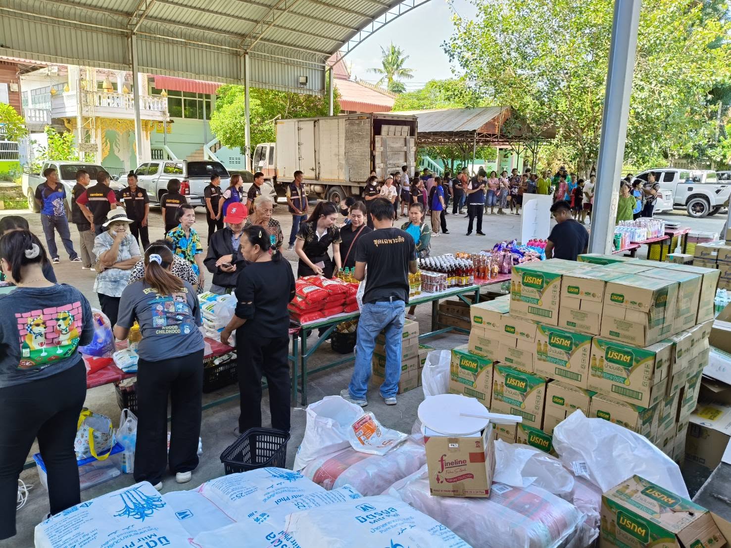พาณิชย์ลพบุรี !!! จัดกิจกรรม "ไทยช่วยไทย ลดภาระค่าครองชีพ" ครั้งที่ 1 เปิดจุดจำหน่ายที่ 5 ในพื้นที่อำเภอโคกสำโรง และจุดที่ 6 ในวันที่ 21 ตุลาคม &nbsp;ณ วัดตะกรุดหว้า ตำบลดงมะรุม&nbsp;